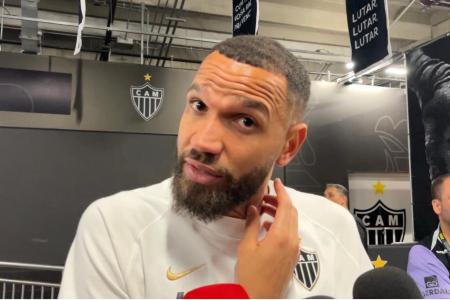 Everson, goleiro do Atlético, na zona mista da Arena MRV