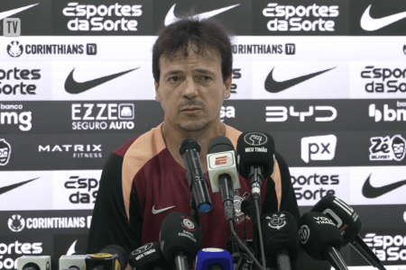 Fernando Diniz, técnico do Corinthians, em entrevista coletiva