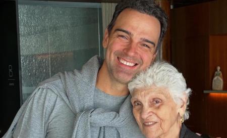 Tadeu Schmidt lamenta morte da mãe