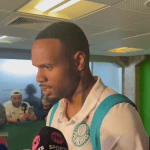 Goleiro do Palmeiras se irrita com pergunta, dá forte resposta e abandona zona mista