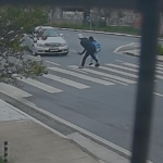 Vídeo: criança e adolescente são atropelados por Mercedez em faixa de pedestre em SP