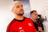 Médico do Flamengo abre o jogo sobre chances de Arrascaeta perder Copa do Mundo