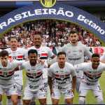 Titular do São Paulo sente lesão na panturrilha e é substituído contra o Bahia