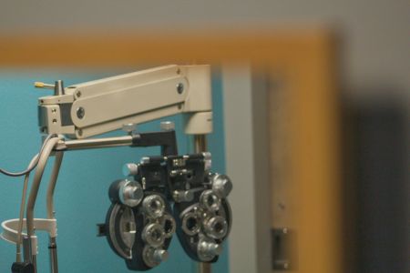 Projeto que prevê exames oftalmológicos gratuitos nas escolas avança na Câmara de BH