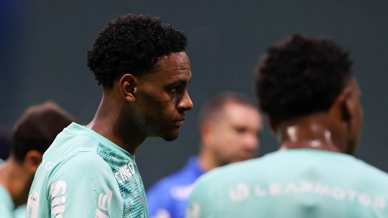 Conmebol e Fifa confirmam punição à joia do Palmeiras que foi vítima de racismo