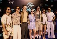 ‘Off Campus’: elenco chega ao Brasil e se diverte em bar famoso de São Paulo