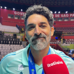 Técnico do Sada Cruzeiro, Filipe Ferraz celebra mais um título e leva ‘banho de gelo’