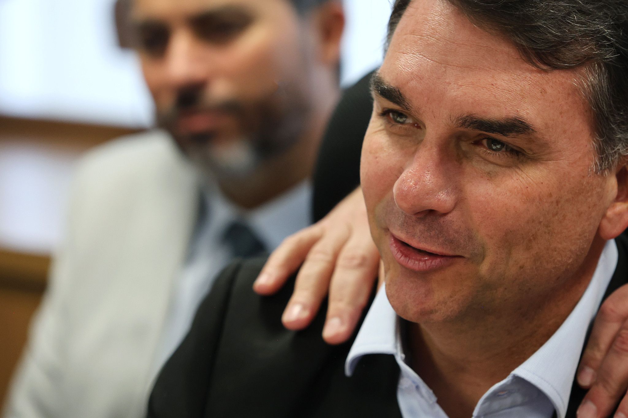 Flávio diz que vazamento de áudio com Vorcaro foi 'tentativa de contaminação política'