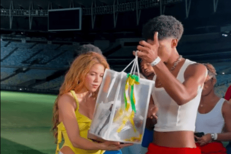 Raphael publicou bastidores de gravação com Shakira • Reprodução | Redes Sociais