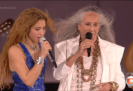 Shakira envia áudio e agradece Maria Bethânia após show em Copacabana