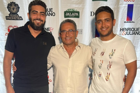 Pai de Henrique e Juliano estava pilotando aeronave da dupla no momento