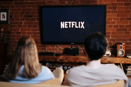 Streaming pode cobrar taxa para 'assinantes extras' • Pexels