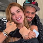 Zé Felipe reage ao ouvir o nome de Virginia em coro durante show