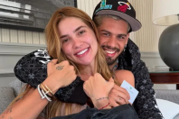 Zé Felipe reage ao ouvir o nome de Virginia em coro durante show