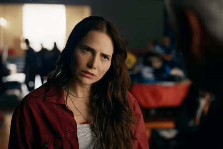 Letícia Colin interpreta 'Adriana' em Quem Ama Cuida