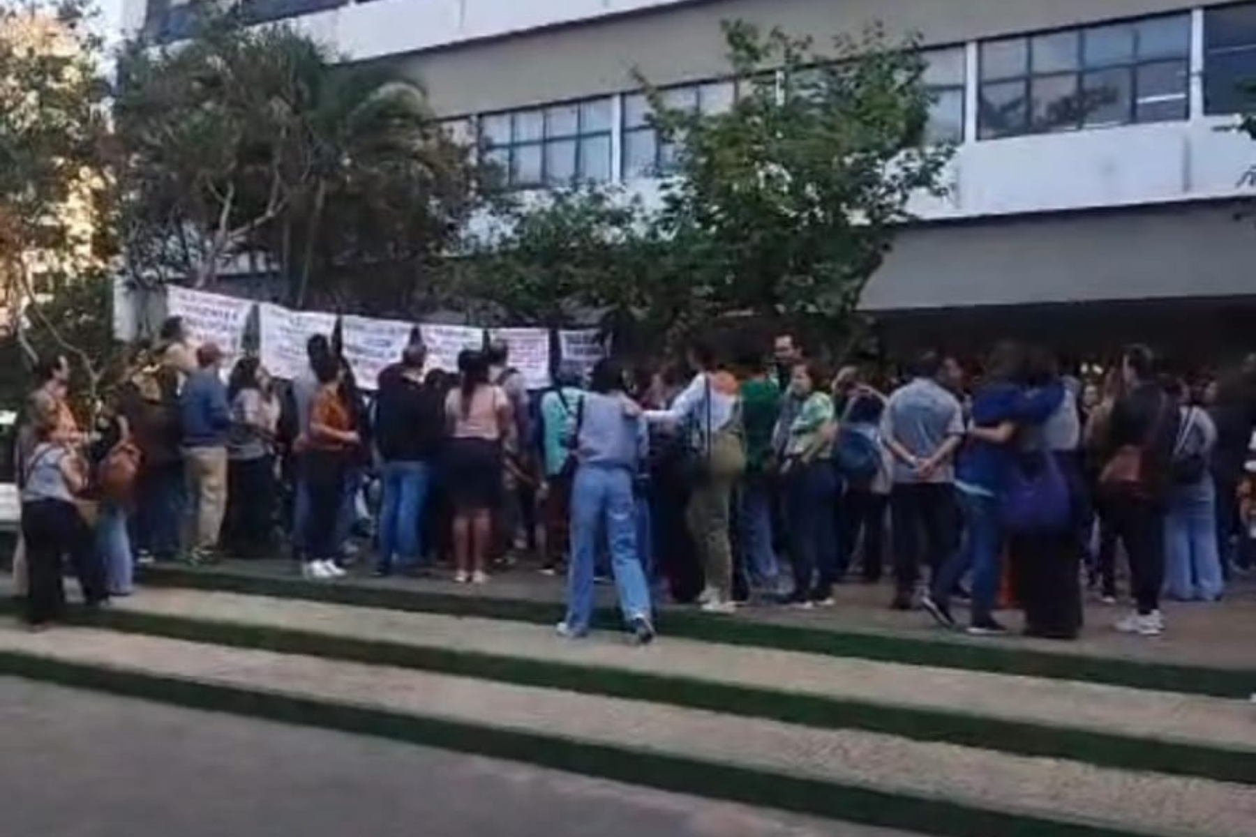 Agentes de Endemia de Juiz de Fora realizam ato por reivindicações