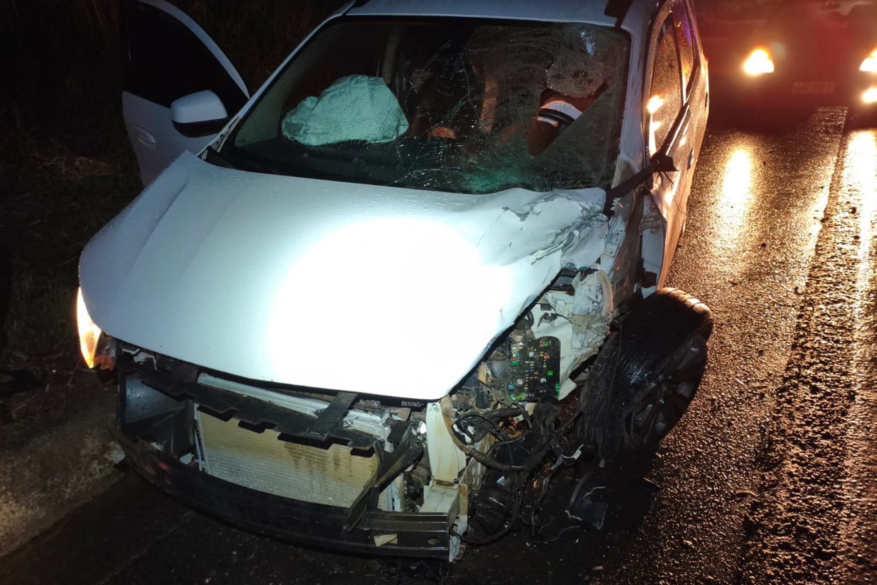 Duas pessoas morrem após moto colidir com carro na BR-265 em Tiradentes