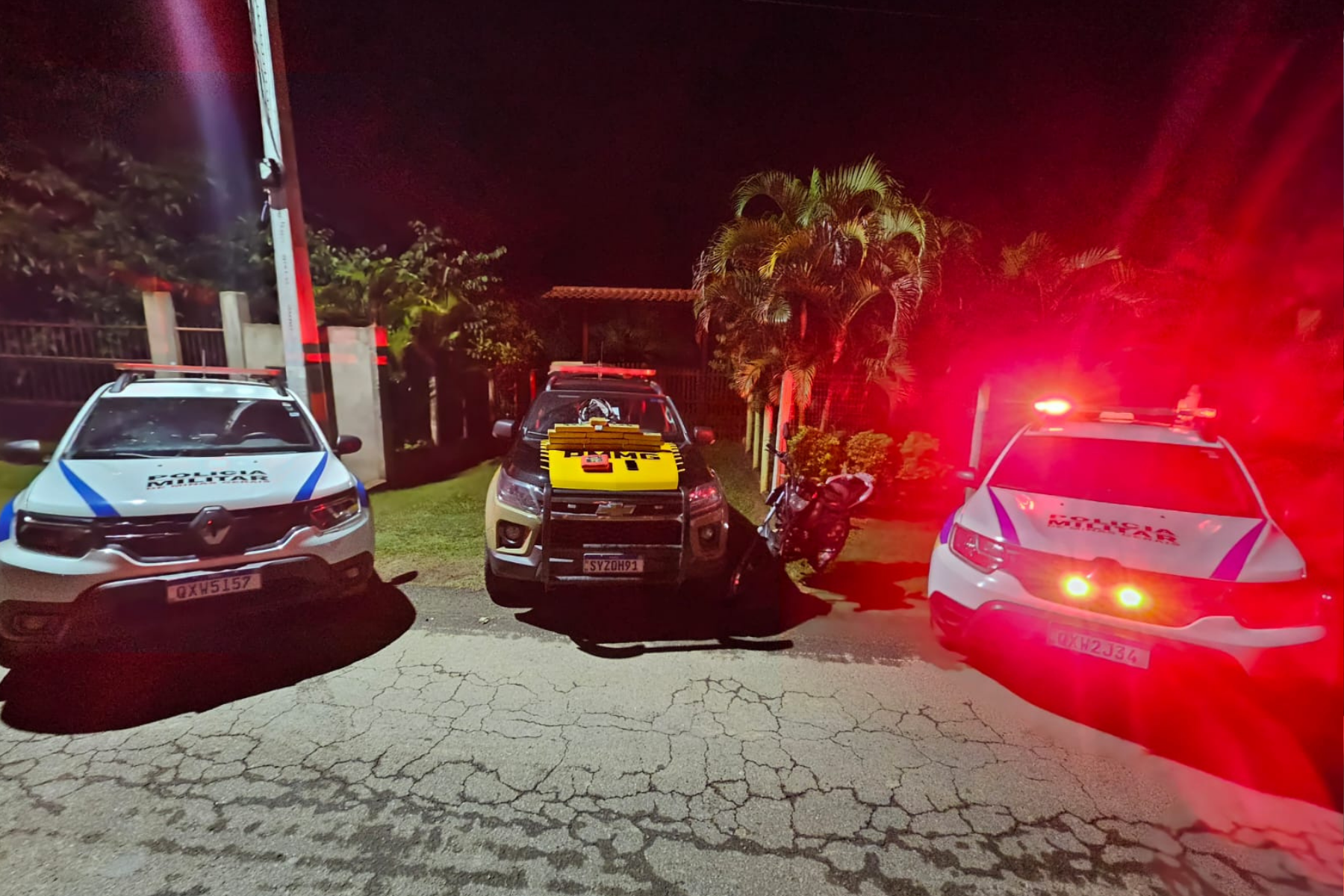 Jovem é preso com droga avaliada em R$40 mil na MG-133 em Piau