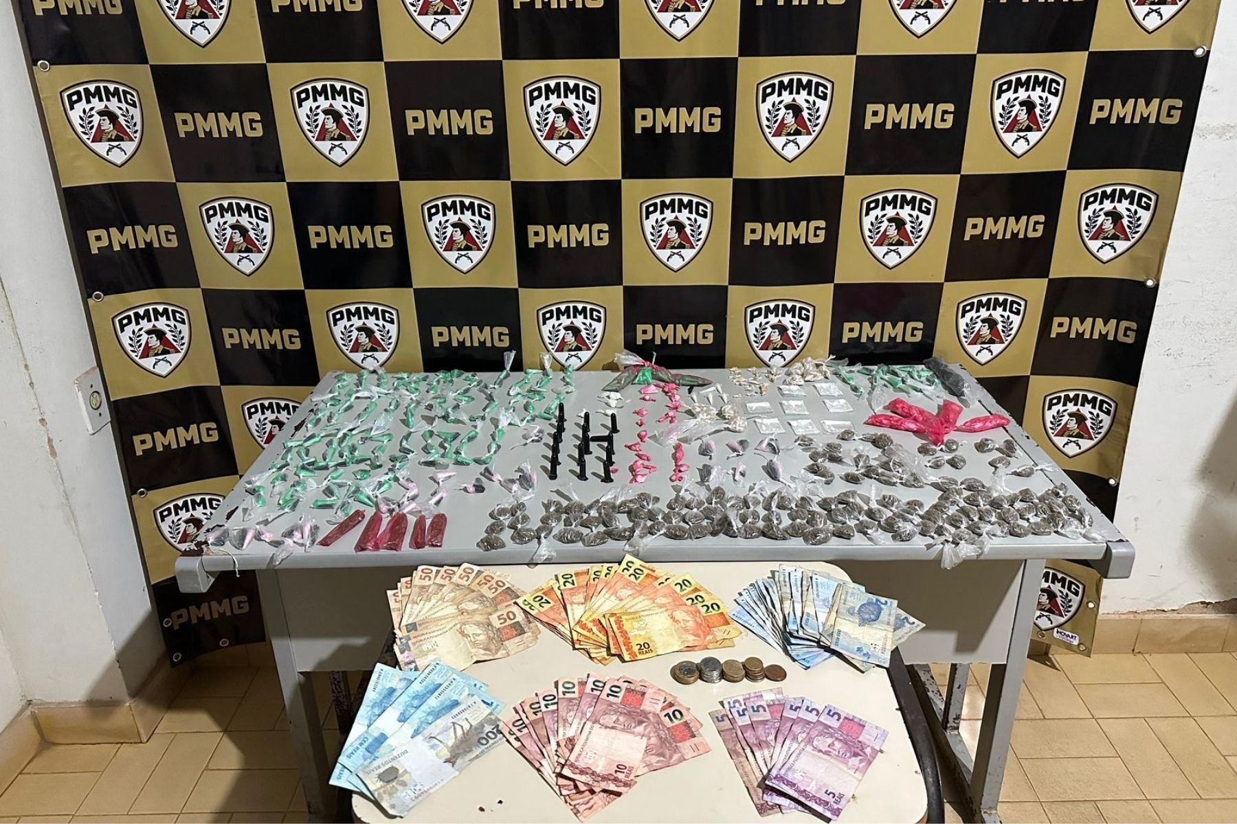Após denúncias adolescente é apreendido pela 4ª vez por tráfico em MG