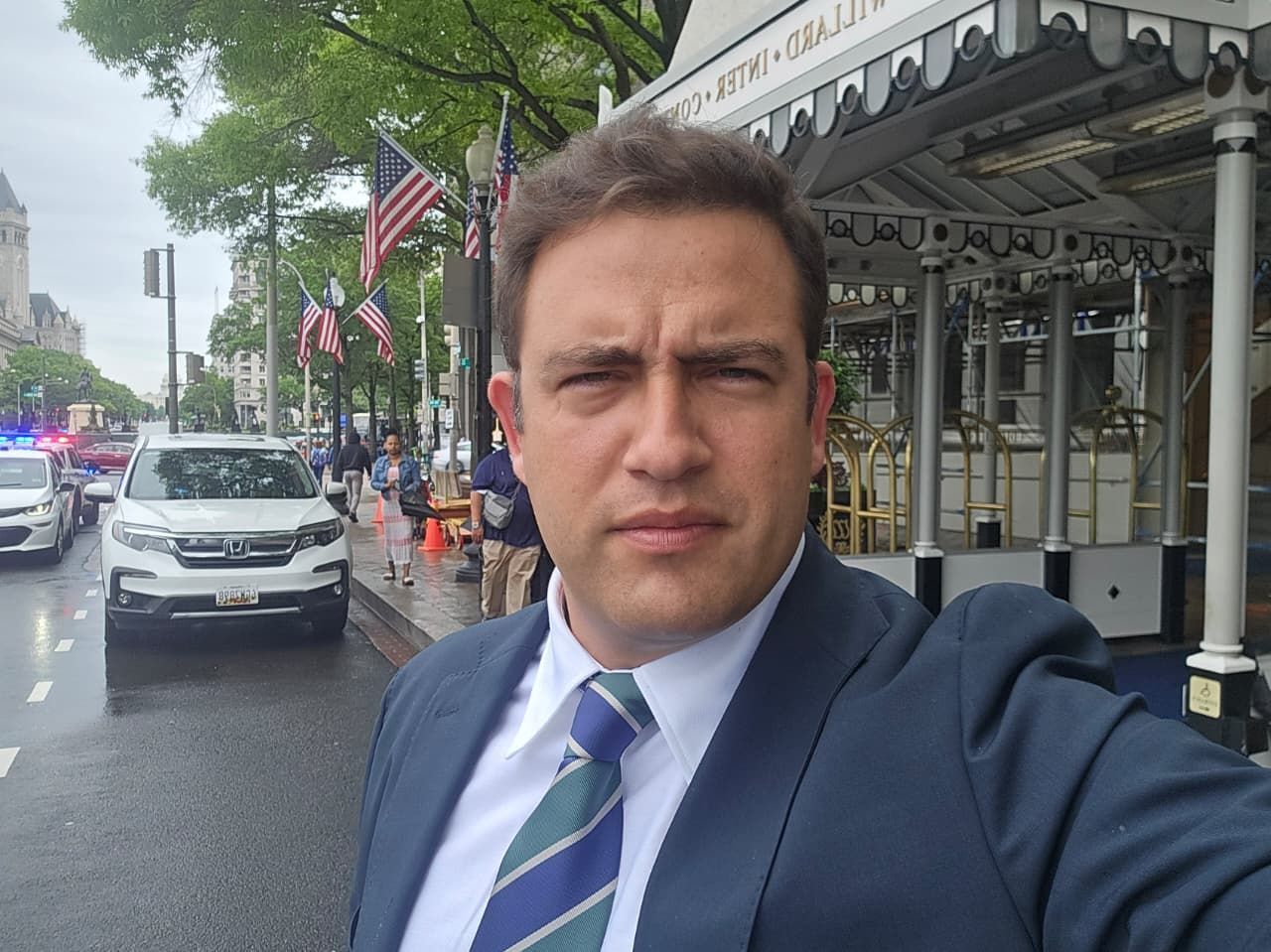 Flávio Bolsonaro se prepara para agenda com Trump