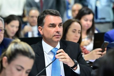 Congresso acumula sete pedidos de CPI sobre caso Master após áudio de Flávio Bolsonaro
