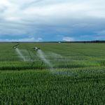 Na contramão, drones e máquinas elétricas dispararam em vendas na Agrishow 2026
