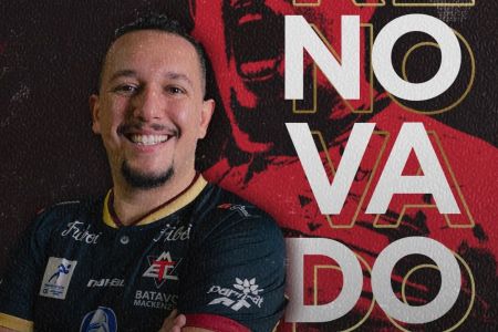 Mackenzie renova com técnico Gabriel Leite