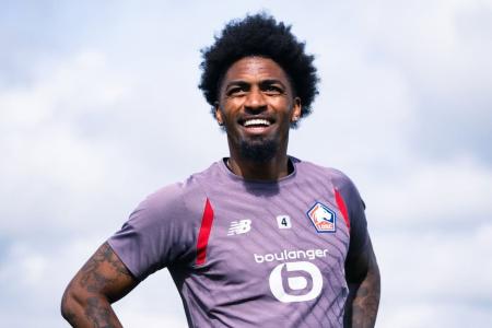 Alexsandro em treinamento pelo Lille em 2026