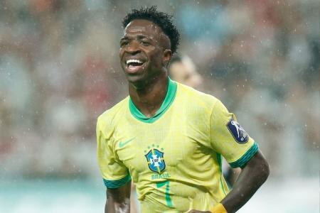Vinícius Junior em jogo com a Seleção Brasileira