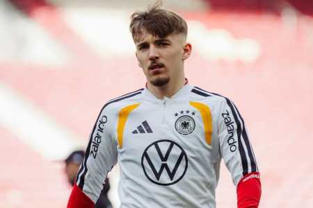 Lennart Karl em atuação pela Seleção Alemã
