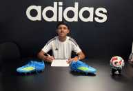 Jovem da base do Cruzeiro assina contrato com a Adidas e passa a ser patrocinado