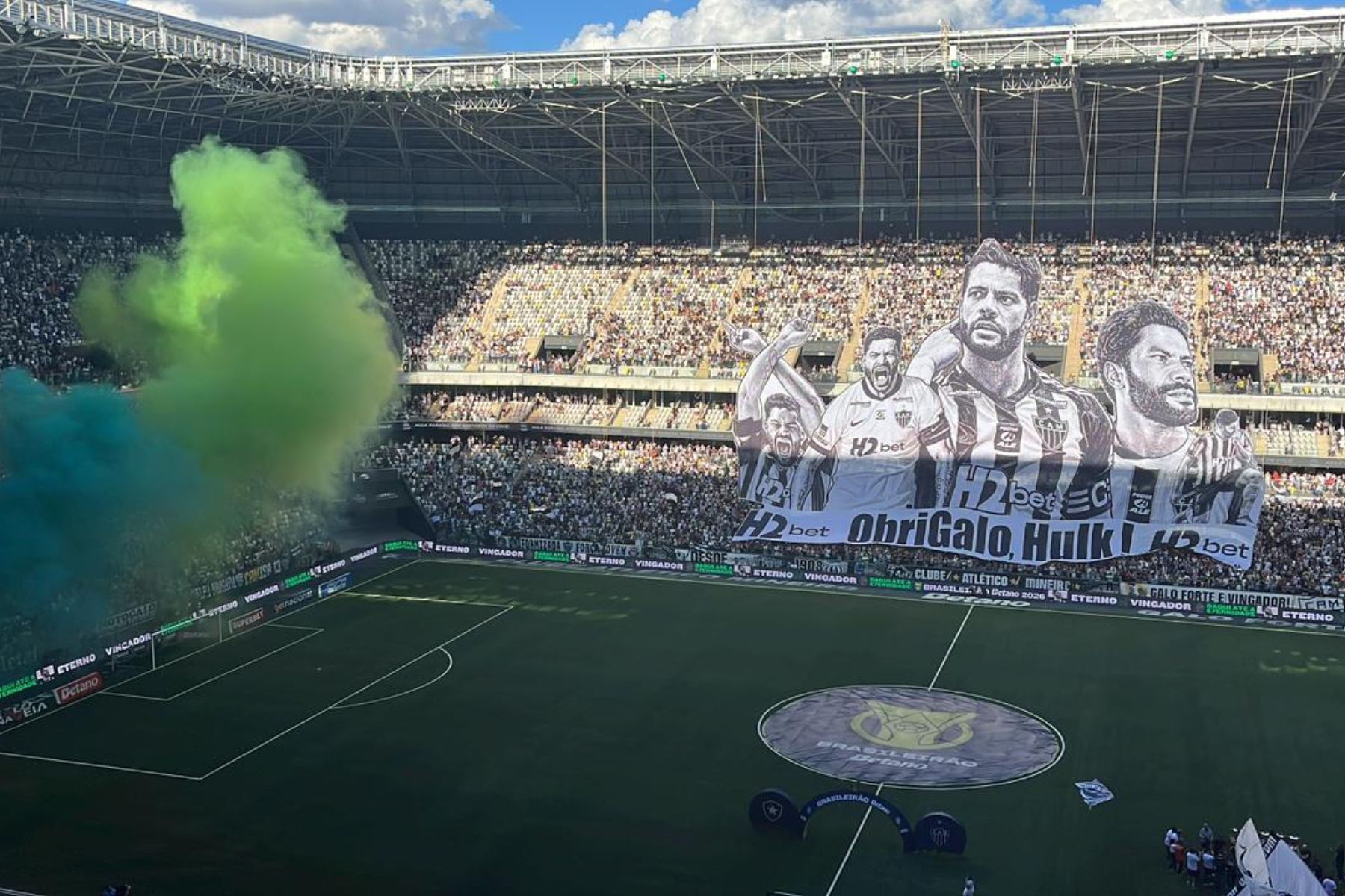 Torcida do Atlético exibe mosaico 3D em homenagem a Hulk na Arena MRV