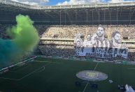 Torcida do Atlético exibe mosaico 3D em homenagem a Hulk na Arena MRV
