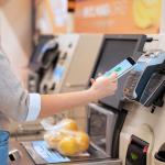 Por que as pessoas evitam o autoatendimento em supermercados? A psicologia explica