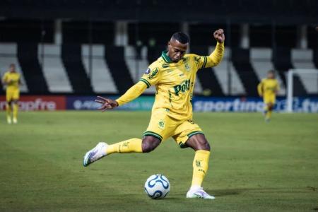 Mirassol e Athletico-PR se enfrentam, neste sábado (29), pela 18ª rodada do Brasileirão