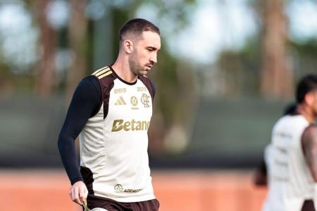 Léo Ortiz no centro de treinamento do Atlético Nacional antes da partida contra o Independiente Medellín pela Libertadores