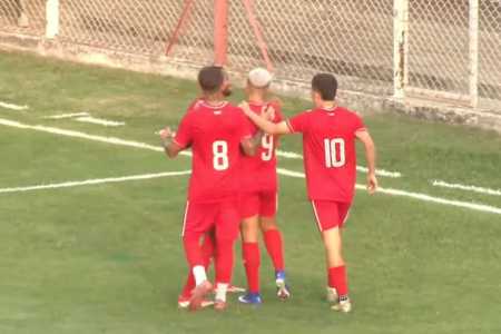 Villa Nova comemora gol contra Valeriodoce