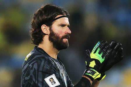 Alisson Becker em vitória pelo Brasil contra Chile em partida pela Eliminatórias Sul-Americanas para a Copa do Mundo de 2026.