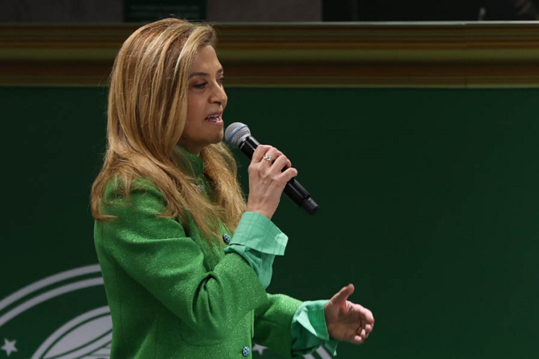 Palmeiras: Leila defende Abel, fala em manutenção do técnico e ignora pressão de torcedores