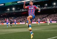 Crystal Palace e Rayo Vallecano vencem e avançam para a final da Conference League