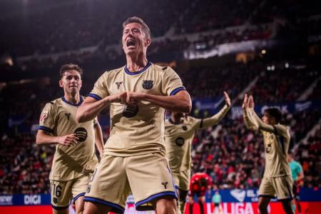Robert Lewandowski celebra gol pelo Barcelona