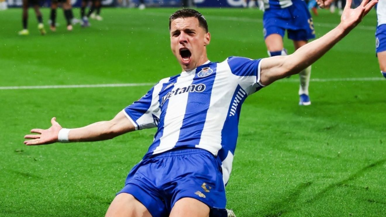 Polonês decide, Porto vence Alverca em casa e é campeão português