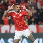 Atacante reage a gol contra o Flu e admite 'dívida' do Internacional no Brasileiro