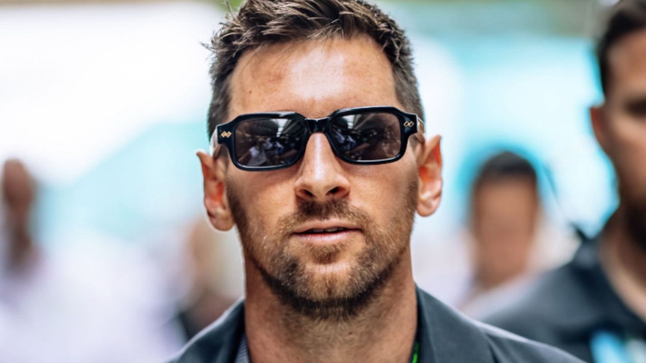 Messi visita paddock da F1 em Miami e acompanha vitória de Antonelli