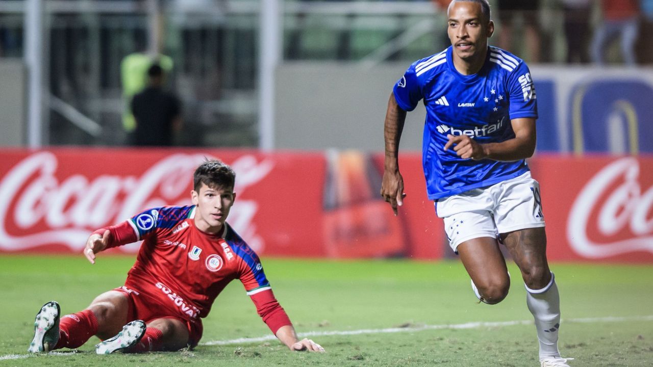 Cruzeiro busca reaver hegemonia contra Universidad Católica em confronto decisivo na Libertadores