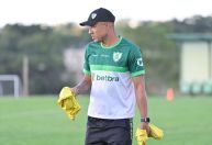 Com retorno de titular, América inicia preparação para duelo contra o Náutico na Série B