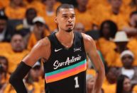 NBA: Wembanyama quebra recorde dos playoffs em derrota dos Spurs