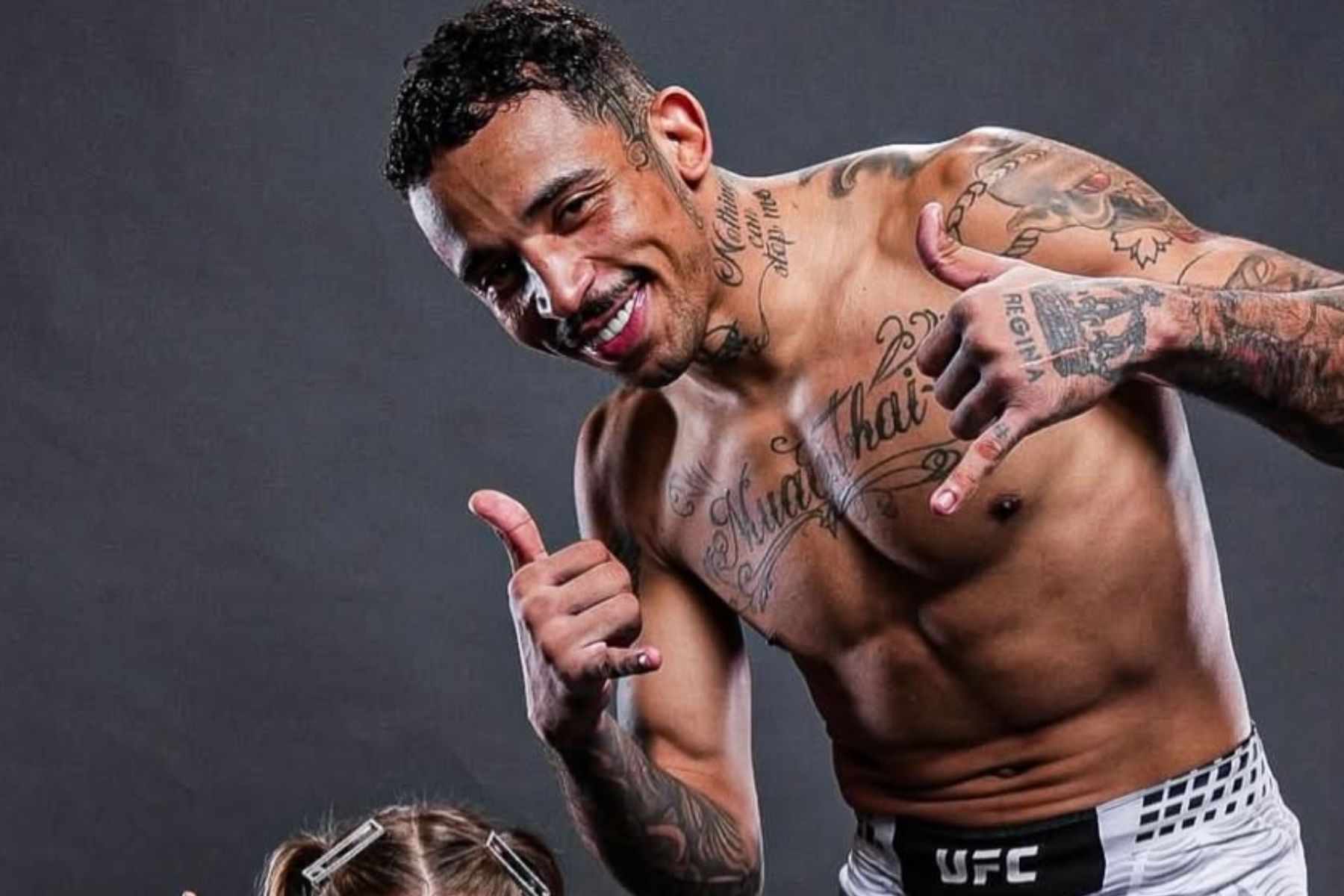 Carlos Prates manda recado a adversários no UFC e faz promessa: 'Levá-los ao reino da dor'