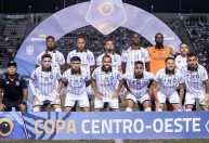 Ex-Cruzeiro brilha, derruba 'último invicto do Brasil' e leva time à final regional