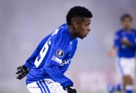 Atacante se pronuncia após expulsão em jogo do Cruzeiro na Libertadores